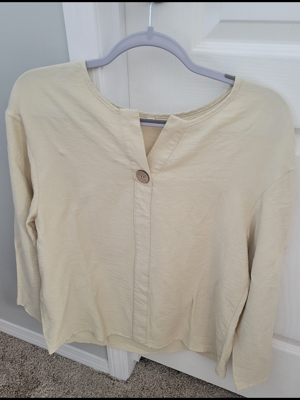 Women’s Cream Button-Front Long Sleeve Top